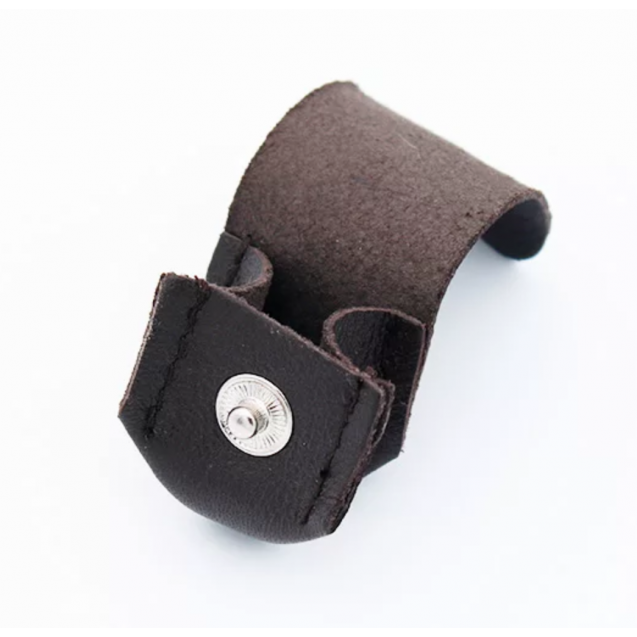 PROTETOR DE GIZ EM COURO PRETO